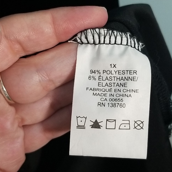 Penningtons black velvet top with cutout 1X NWT - Picture 6 of 10